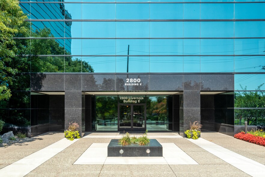 More Photos Of 2800 Livernois Rd, Troy Office For Lease