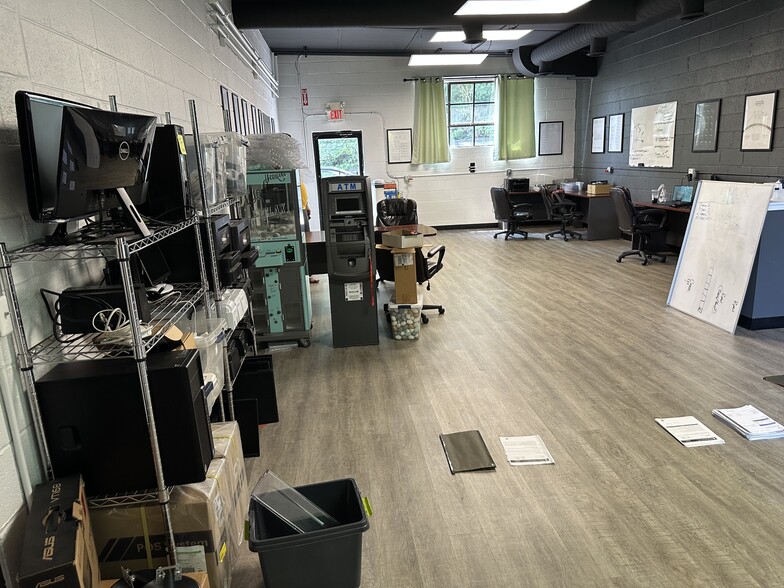 More Photos Of 815 Wildt St, Ann Arbor Warehouse For Lease