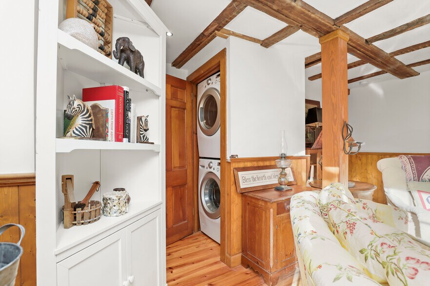 More Photos Of 47 Hollow Tree Ridge Rd, Darien Apartments For Sale