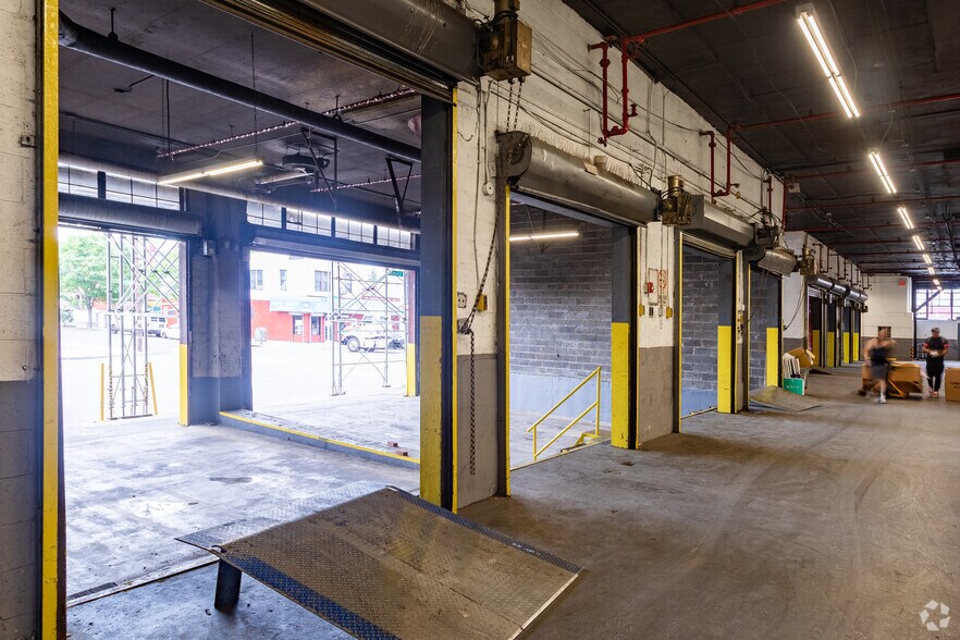 More Photos Of 184-10-184-60 Jamaica Ave, Jamaica Manufacturing For Lease