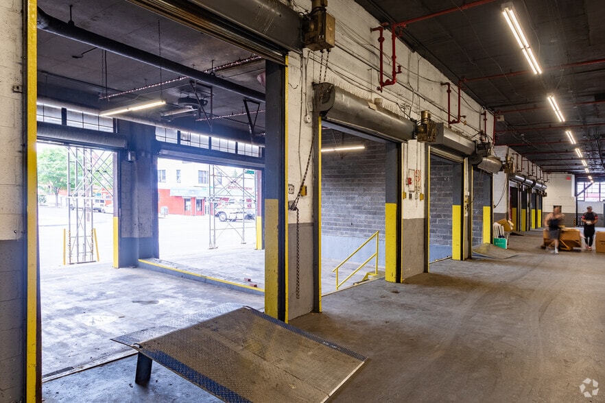 More Photos Of 184-10-184-60 Jamaica Ave, Jamaica Manufacturing For Lease