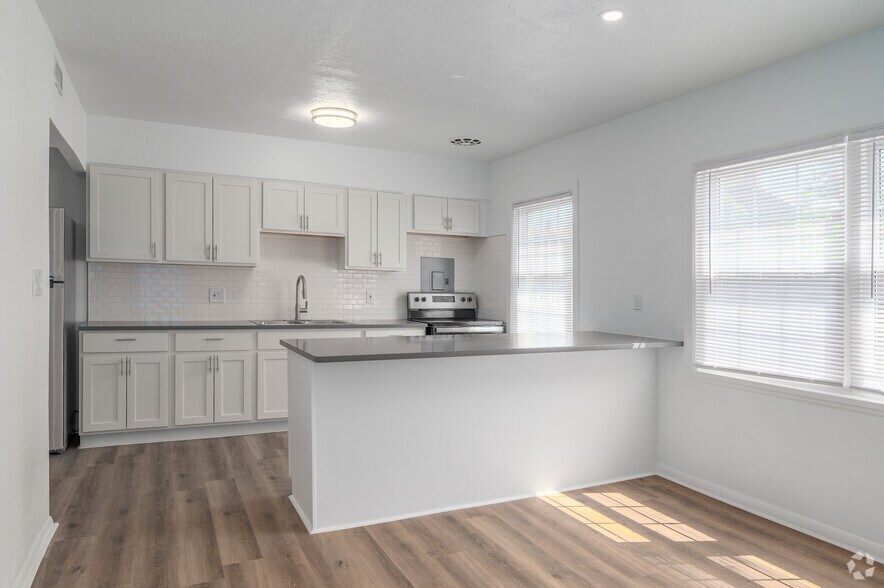 More Photos Of 20000 Van Aken Blvd, Shaker Heights Apartments For Sale