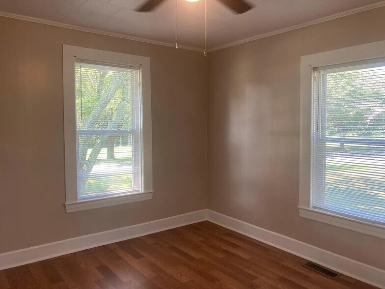 More Photos Of , Lexington Specialty For Sale