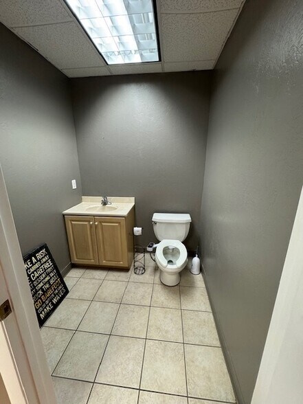 More Photos Of 1917 US Highway 27 N, Sebring Storefront For Sale