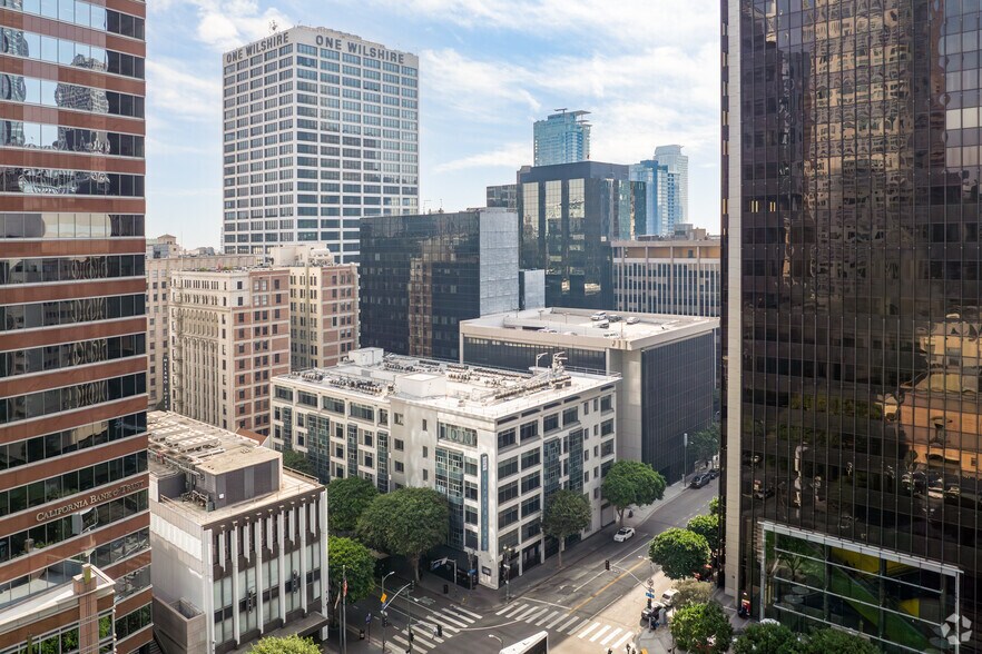 More Photos Of 630 W 6th St, Los Angeles Apartments For Lease