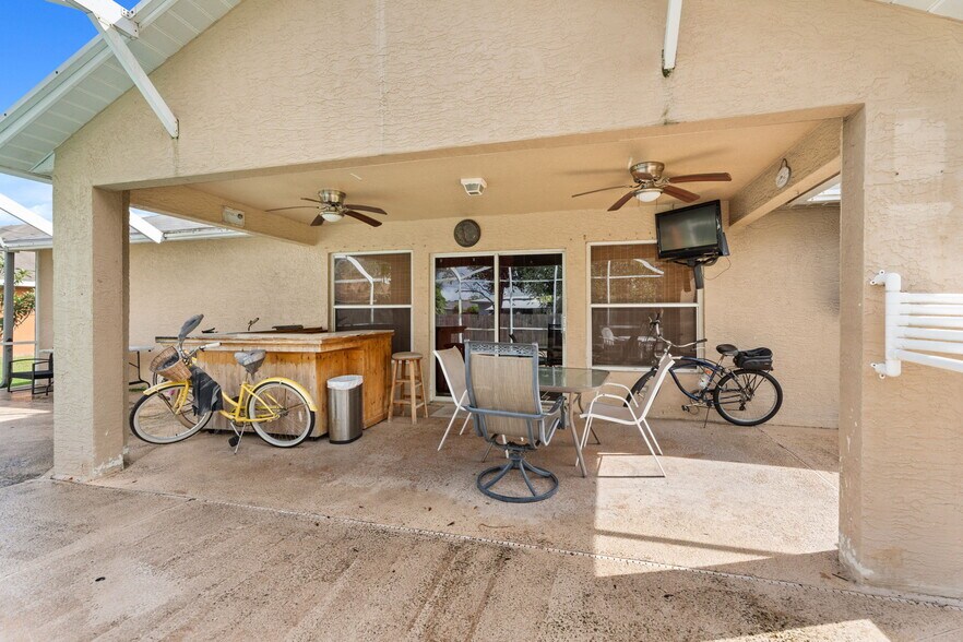 More Photos Of 1874 SW Gemini Ln, Port Saint Lucie Multifamily For Sale