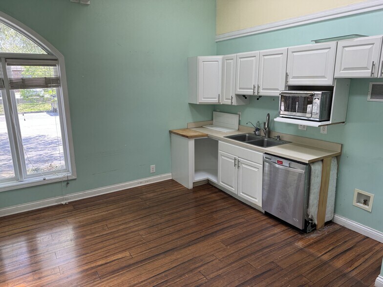 More Photos Of 160 Sagamore Pky W, West Lafayette Office For Lease