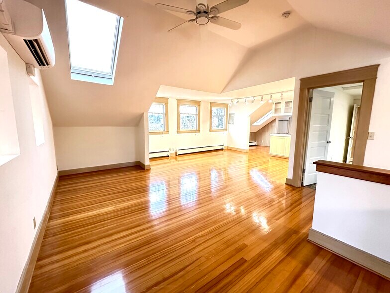 More Photos Of 1442 Pearl St, Eugene Office For Lease