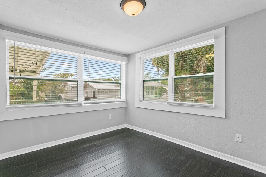 More Photos Of 1720 W Hills Ave, Tampa Apartments For Sale