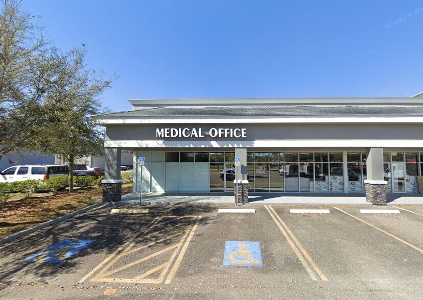 More Photos Of 1600 Park Ave, Orange Park Unknown For Lease