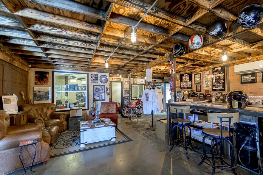 More Photos Of 44532 Trevor Ave, Lancaster Service For Sale