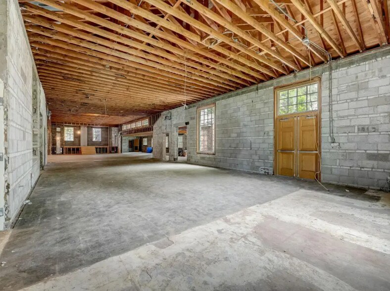 More Photos Of 1671 Summit Ave, Saint Paul Religious Facility For Sale