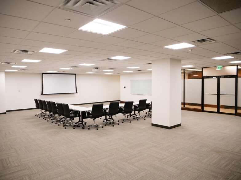 More Photos Of 306 W 7th St, Fort Worth Office For Lease