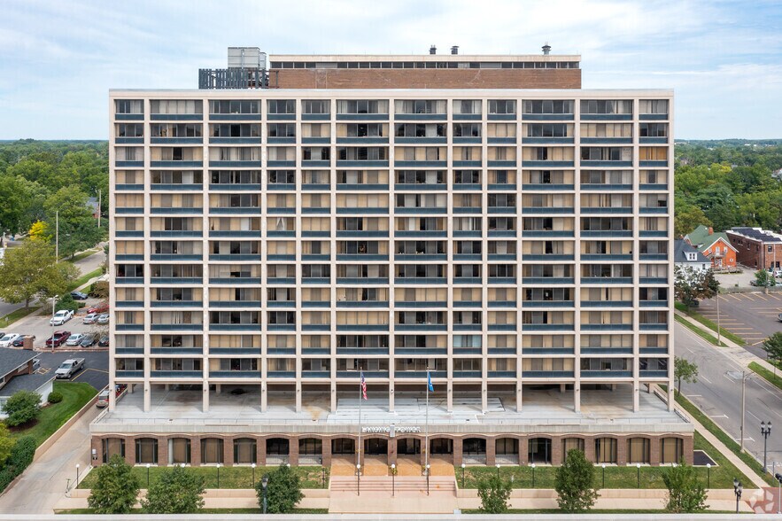 More Photos Of 610 W Ottawa St, Lansing Apartments For Lease