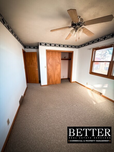 More Photos Of 3120 S Lincoln Ave, York Showroom For Sale