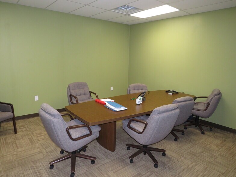 More Photos Of 264-272 S Front St, Braidwood Freestanding For Lease