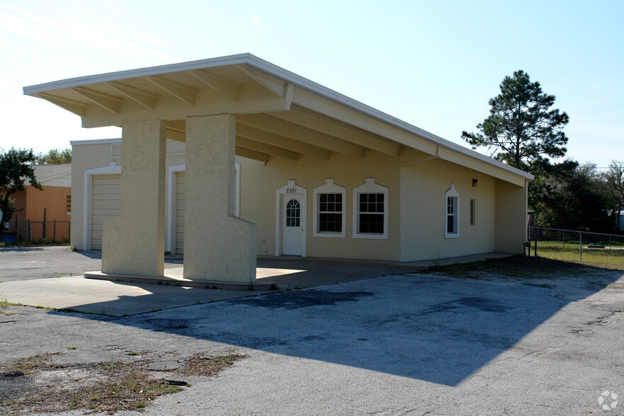 More Photos Of 2301 E Main St, Lakeland Service Station For Sale