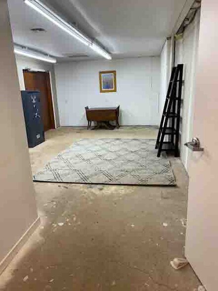 More Photos Of 16776 State Highway 33, Kingfisher Warehouse For Sale