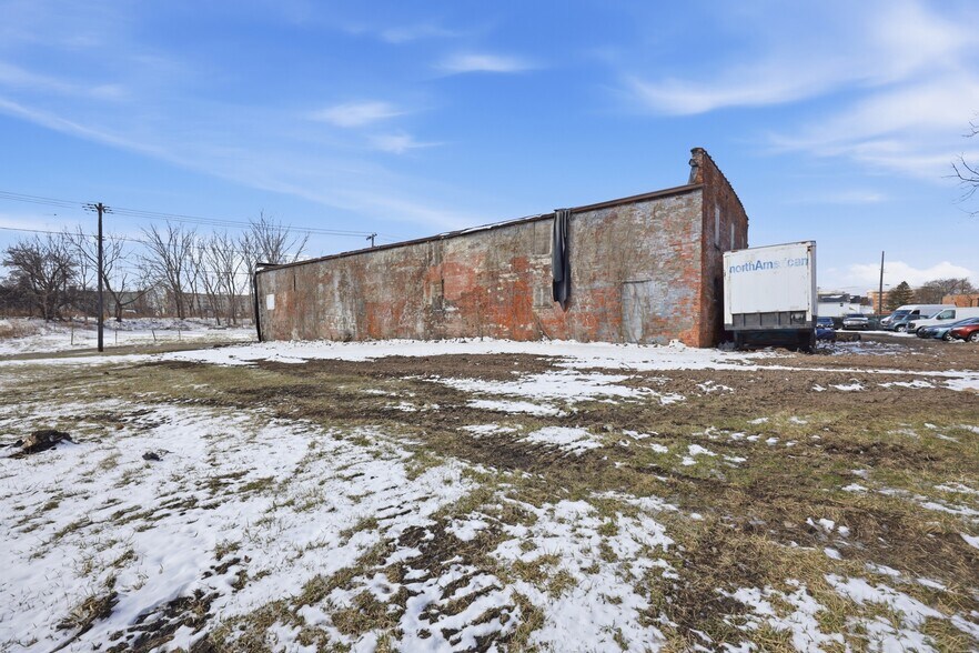 More Photos Of 688 E Eagle St, Buffalo Warehouse For Sale