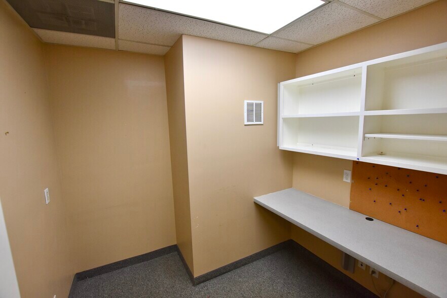 More Photos Of 9313-9333 N Haggerty Rd, Plymouth Office For Lease