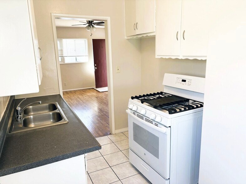 More Photos Of 612 N Olive St, Anaheim Apartments For Sale