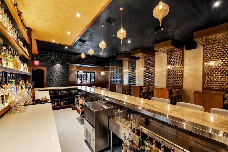 More Photos Of 7039 Greenleaf Ave, Whittier Restaurant For Sale