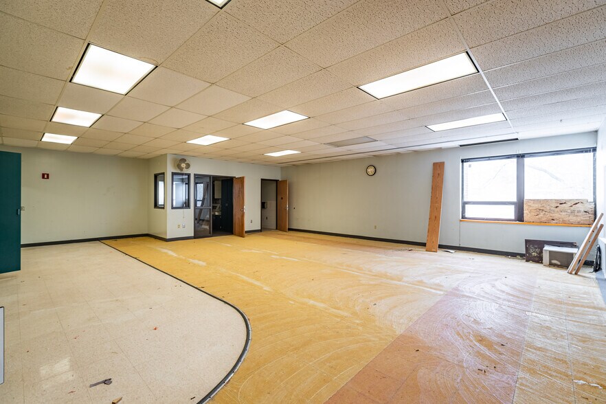 More Photos Of W7908 County Road Z, Onalaska Manufacturing For Sale