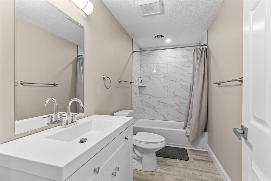 More Photos Of 47 Chelmsford St, Chelmsford Storefront Retail Residential For Sale