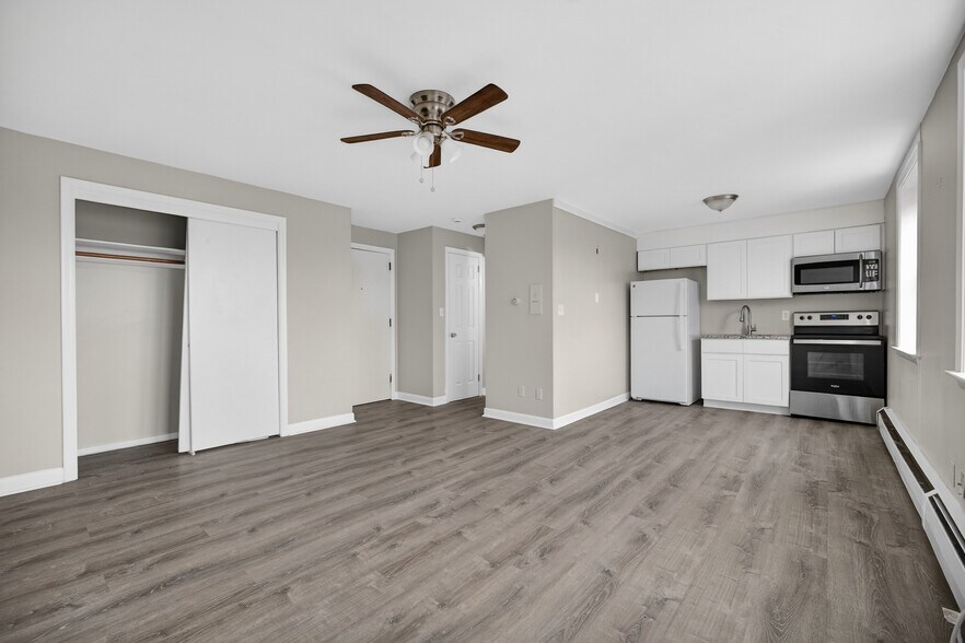 More Photos Of 27 Imlay St, Hartford Apartments For Sale