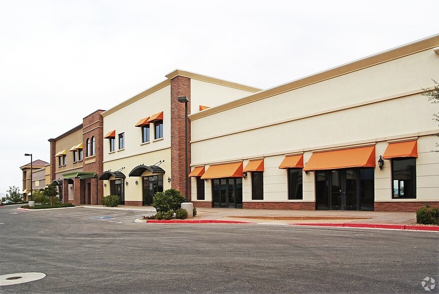 More Photos Of 670 S Green Valley Pky, Henderson Storefront Retail Office For Lease