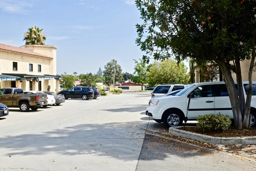 More Photos Of 1845-1857 Huntington Dr, Duarte Restaurant For Lease