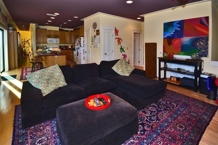 More Photos Of 217-243 W Richmond Ave, Richmond Office Residential For Lease