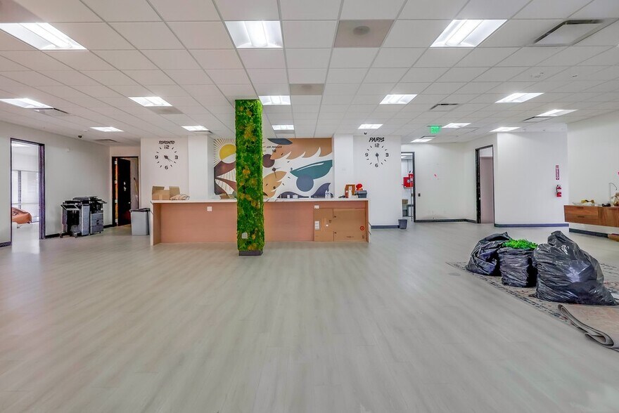 More Photos Of 5947-5951 Variel Ave, Woodland Hills Office For Sale