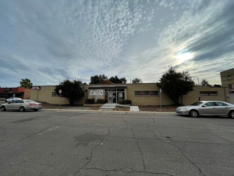 More Photos Of 1340 - 1340 Leyden St, Denver Office For Sale