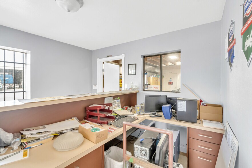 More Photos Of 25533 N Highway 99, Acampo Service For Sale