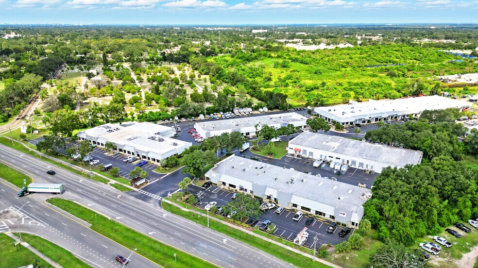 More Photos Of 5402-5468 N 56th Commerce Park Blvd, Tampa Warehouse For Lease