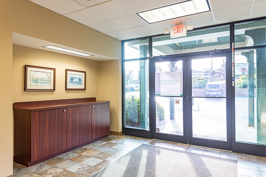 More Photos Of 1708 N Eastman Rd, Kingsport Bank For Sale
