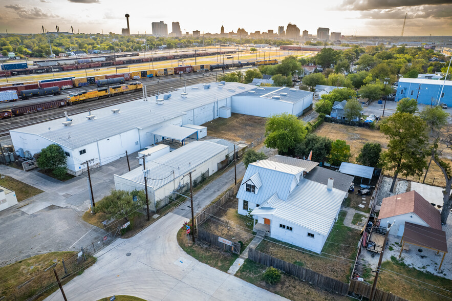 Primary Photo Of 121 Pierce Ave, San Antonio Storefront Retail Office For Sale