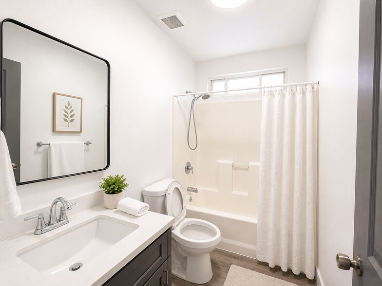More Photos Of 210 S Raitt St, Santa Ana Dormitory For Sale