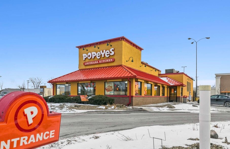 Primary Photo Of 14747 Lorain Ave, Cleveland Fast Food For Sale