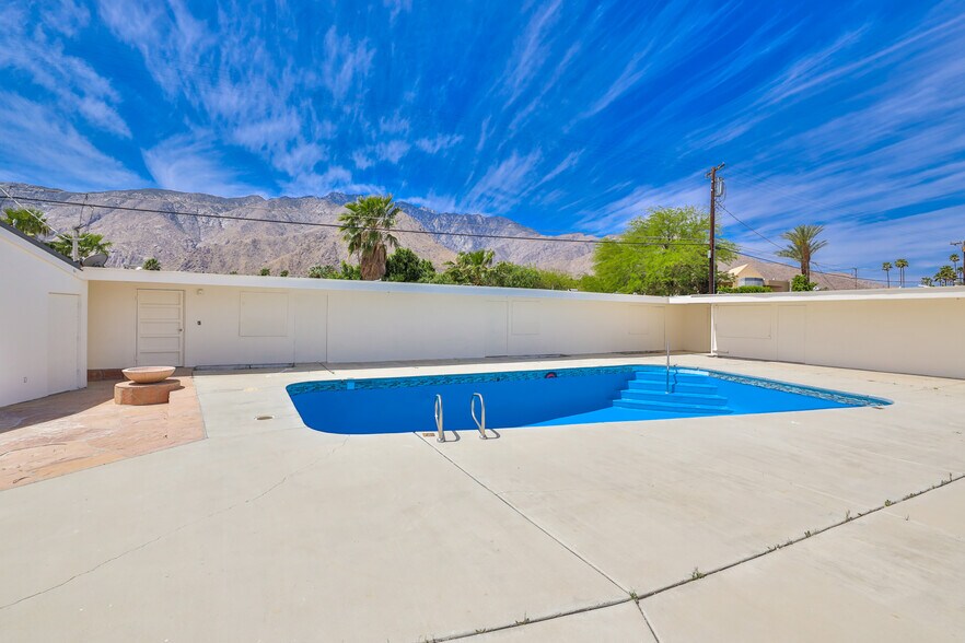 More Photos Of 2249 N Palm Canyon Dr, Palm Springs Hotel For Sale