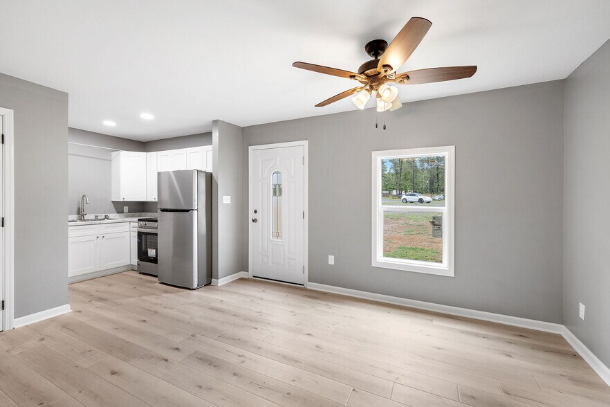 More Photos Of 354 Bulldog Rd, Altoona Flex For Sale