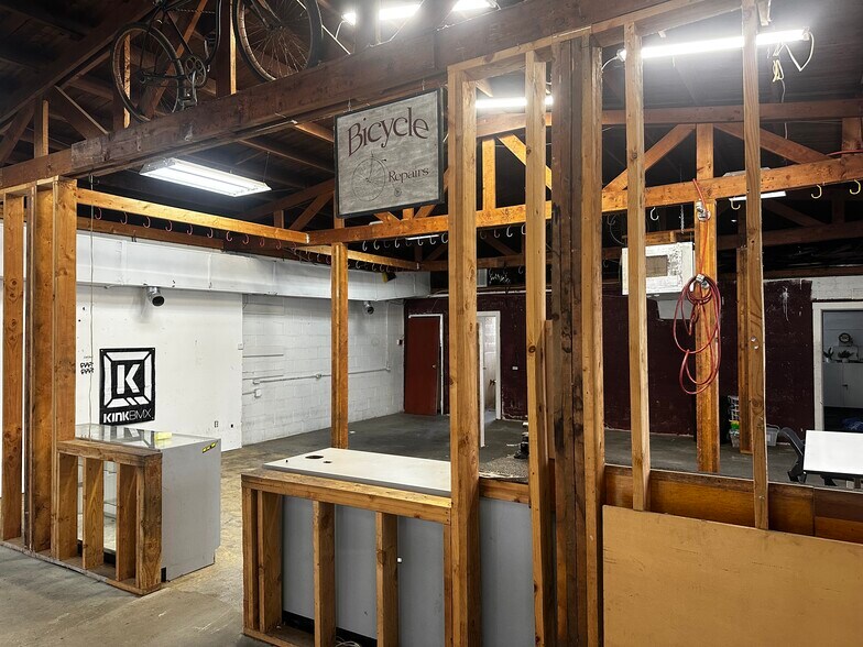 More Photos Of 438 Lake Ave, Saint James Storefront For Lease