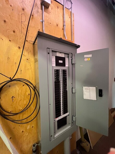 More Photos Of 1010 Railway St, Crossfield Apartments For Lease