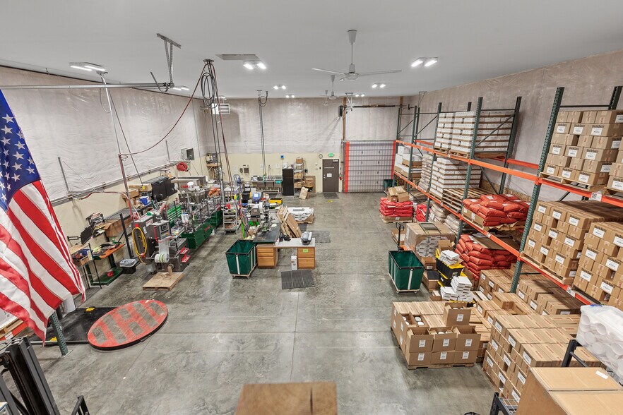 More Photos Of 9151 N Hess St, Hayden Light Manufacturing For Sale
