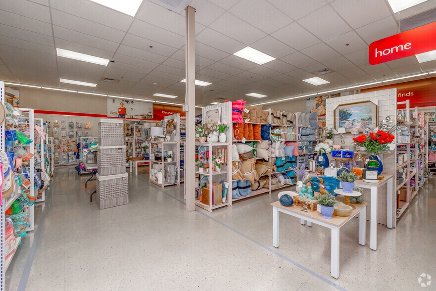 More Photos Of 1000 W Gentry Ave, Checotah General Retail For Sale