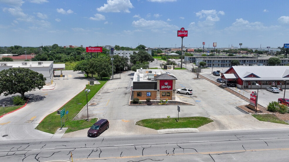 More Photos Of 143 S State Highway 46, New Braunfels Fast Food For Sale