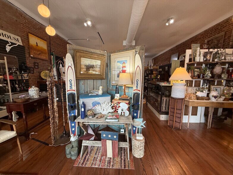 More Photos Of 108 N Main St, Greensboro General Retail For Sale