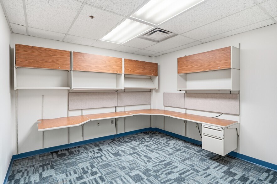 More Photos Of 2425 Ridgecrest Dr SE, Albuquerque Medical For Lease