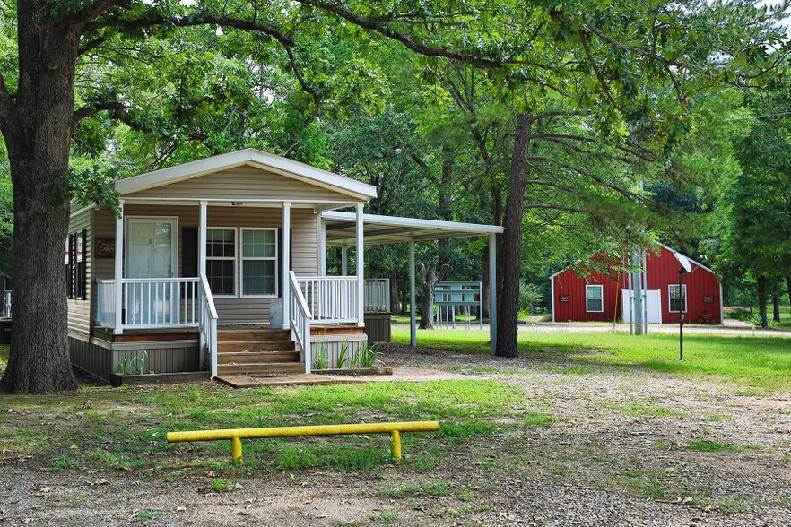 More Photos Of 1083 N 4290 Rd, Hugo Hotel For Sale